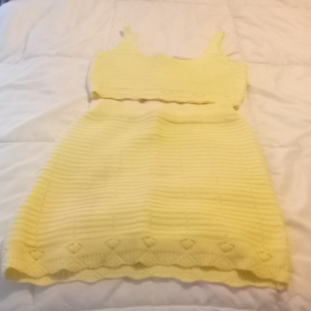 Clothes - Picture 3 of 3